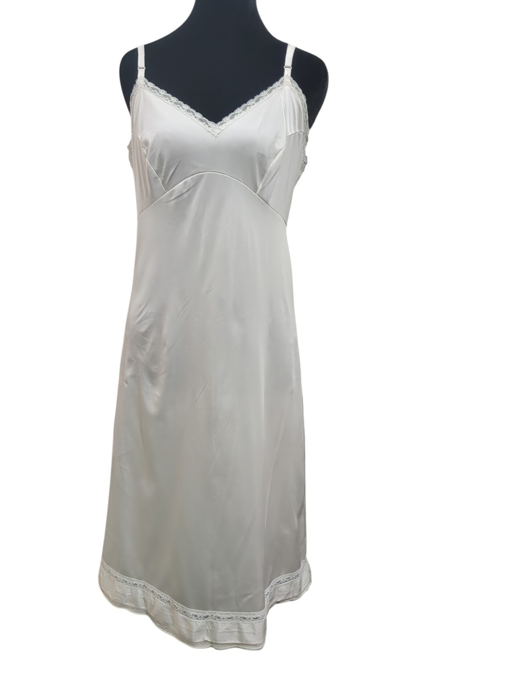 Vintage JC Penney White Lace Full Slip Dress ILGWU USA Antron III Nylon Size 16/